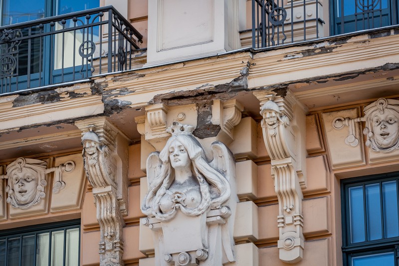 [03] Facade Before Restoration (13 Alberta Street)