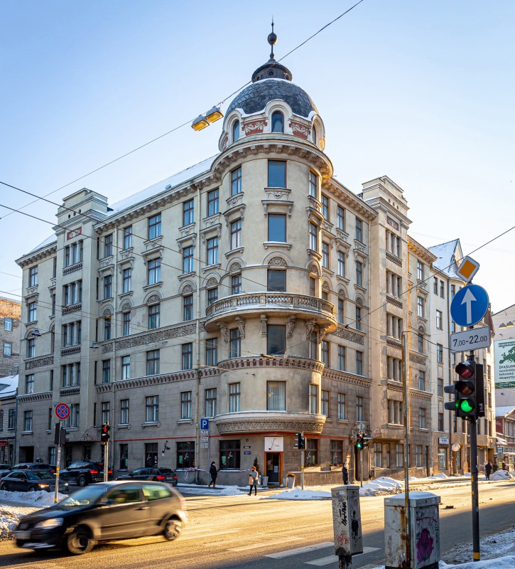 [00] Building Facade in Riga, 26 Valdemara Street, Before Renewa