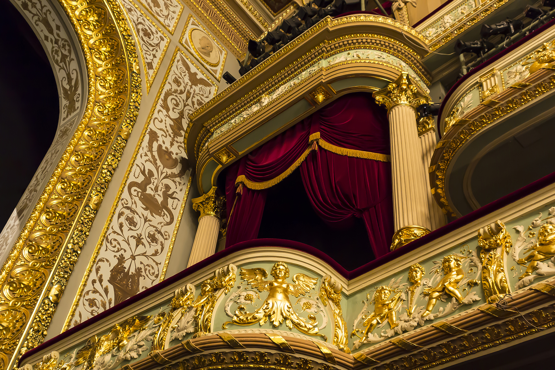 Latvijas Nacionālās operas Lielā zāle 20 gadus pēc restaurācijas.